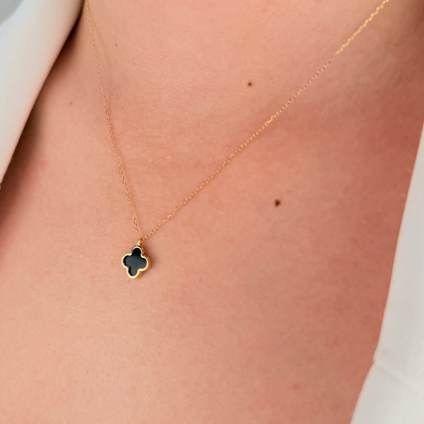 Black Trevol Necklace